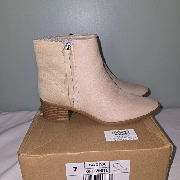 Journee Collection Shoes - Journee Sadiya Bootie in Off-White, Women's Size 7, New in Box